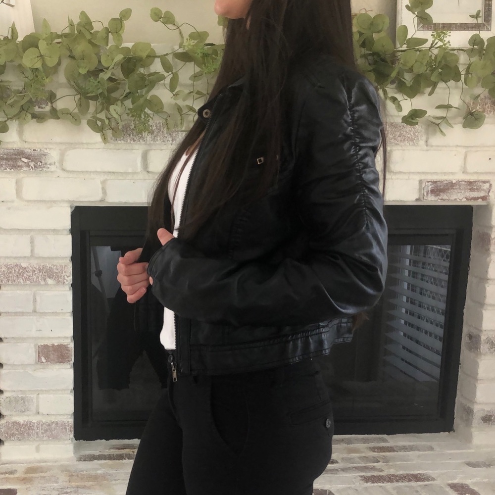 Leather Jacket - Picture 3 of 11